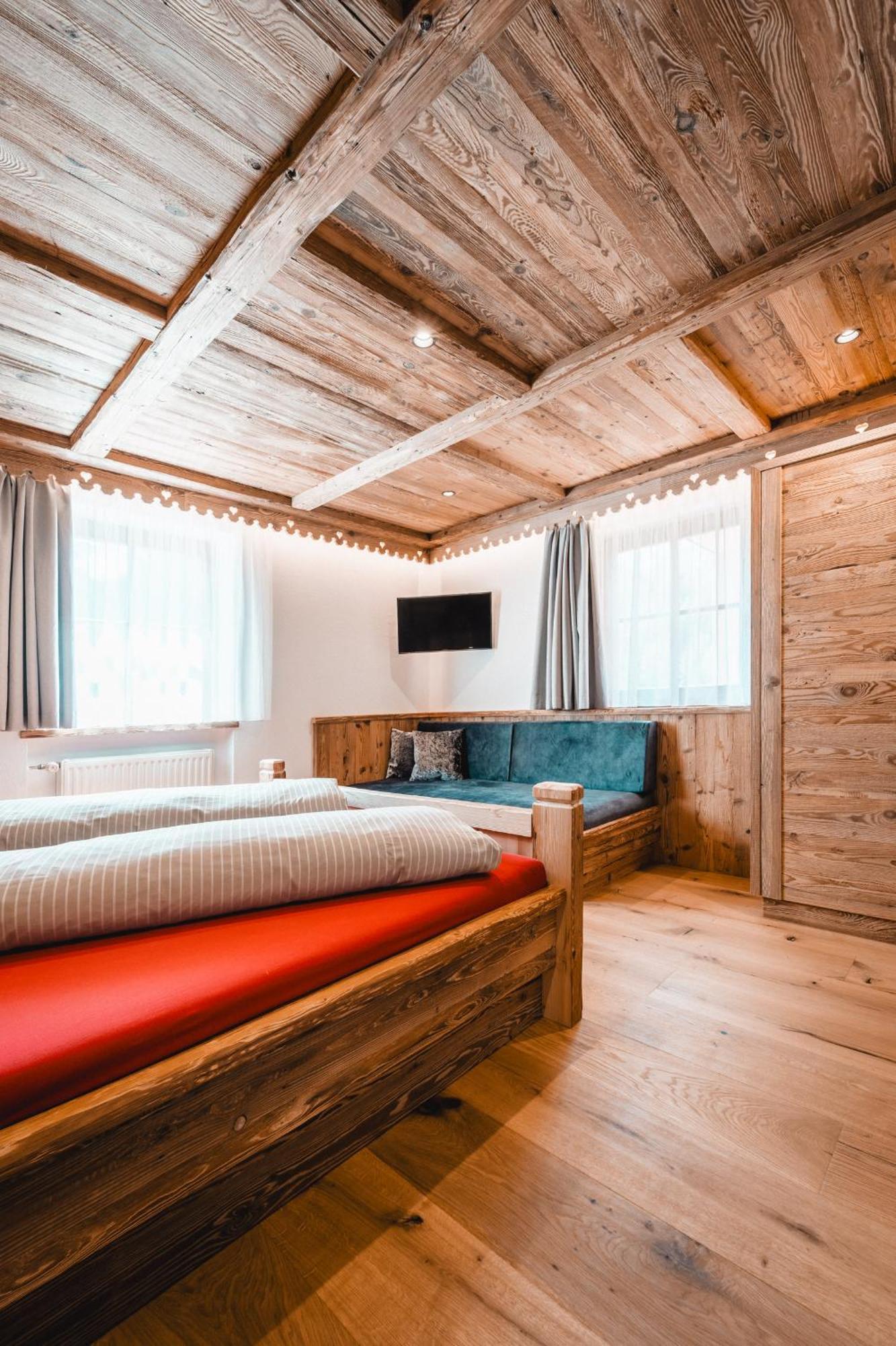 Almresidenz Unterrain -1 Km By Car Distance Ski Slopes Kronplatz Olang Exterior photo