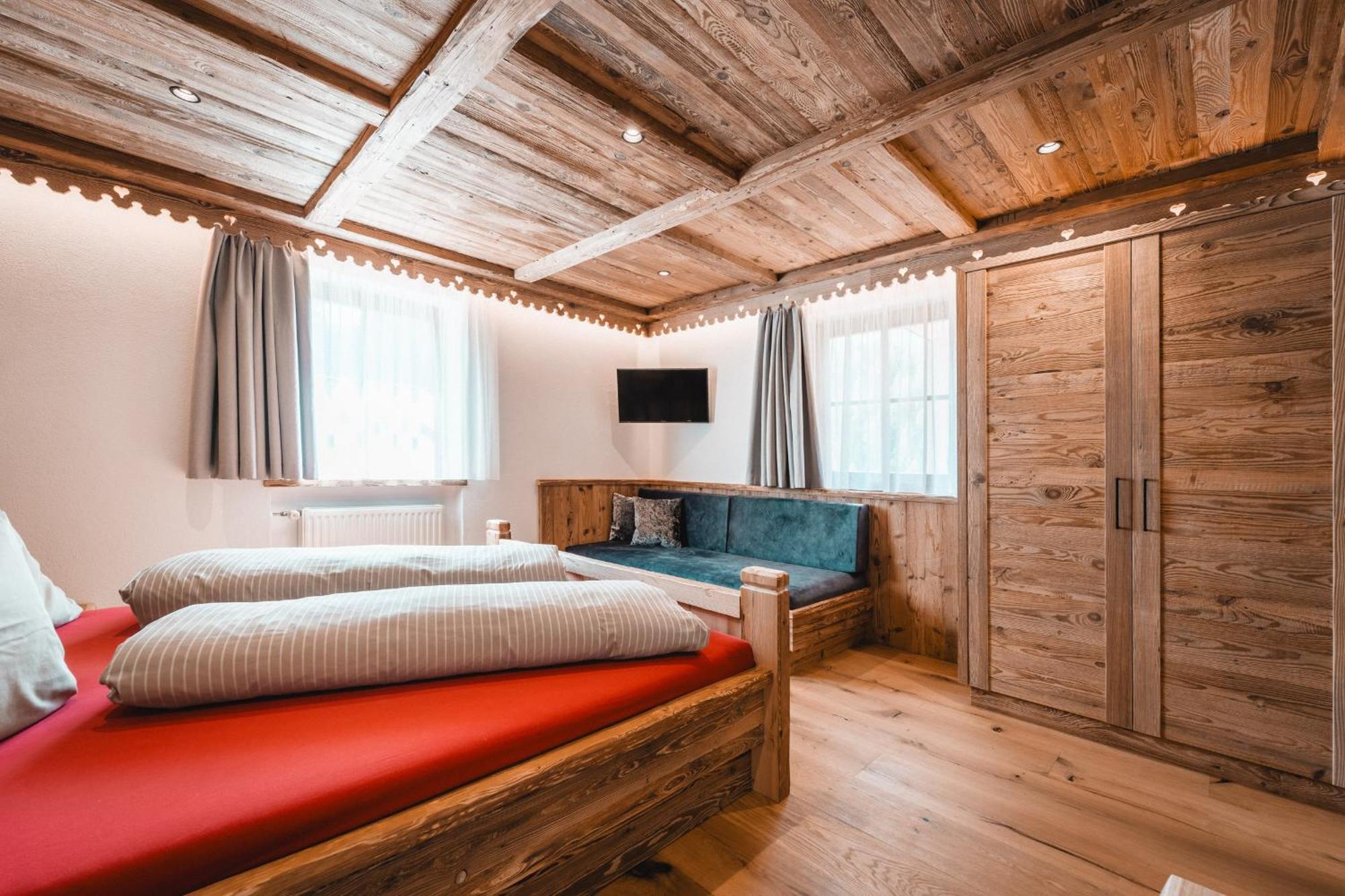 Almresidenz Unterrain -1 Km By Car Distance Ski Slopes Kronplatz Olang Exterior photo