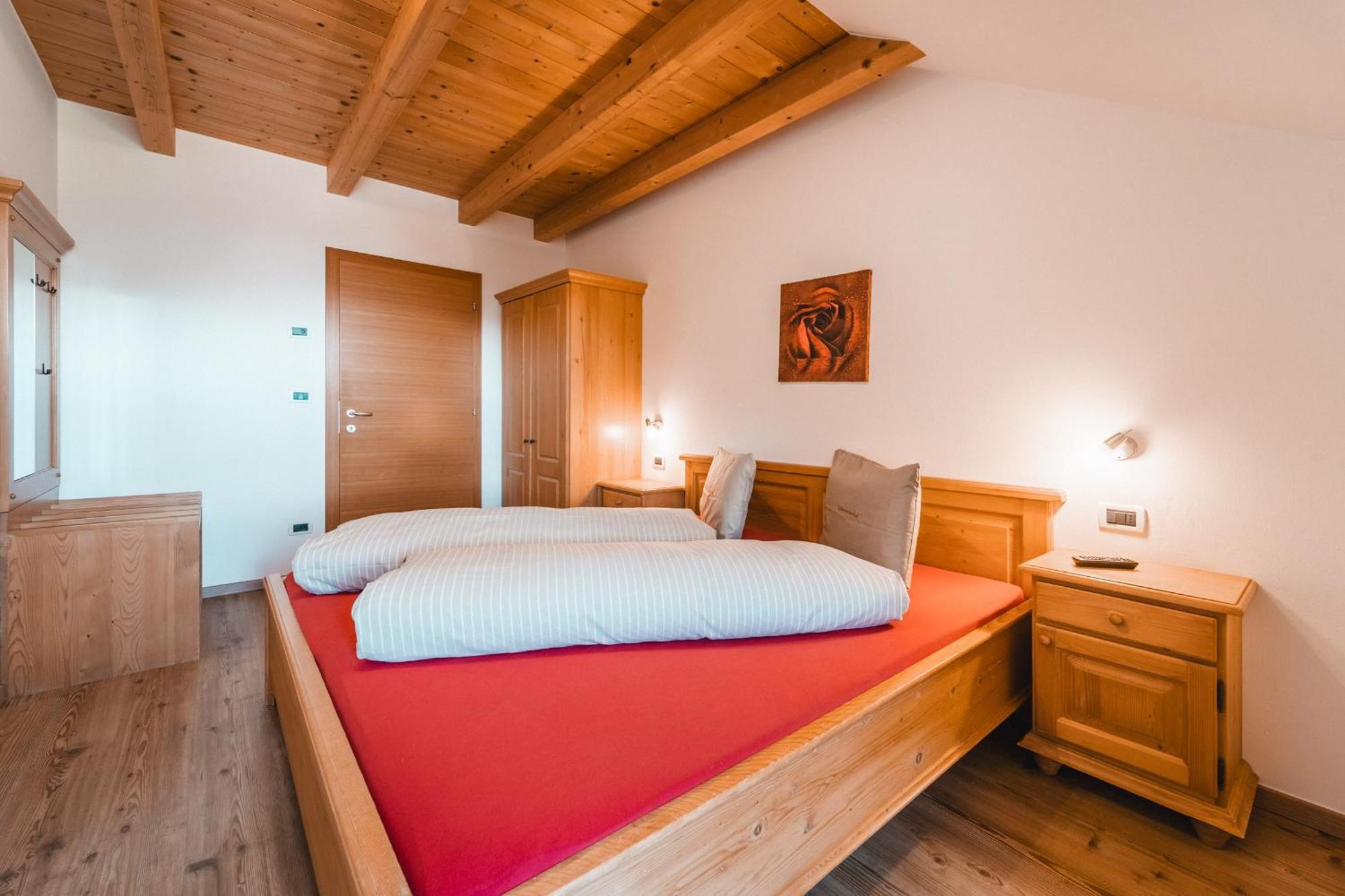 Almresidenz Unterrain -1 Km By Car Distance Ski Slopes Kronplatz Olang Exterior photo